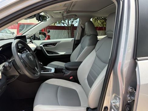 Used 2023 Toyota RAV4 XLE Premium FWD image 28