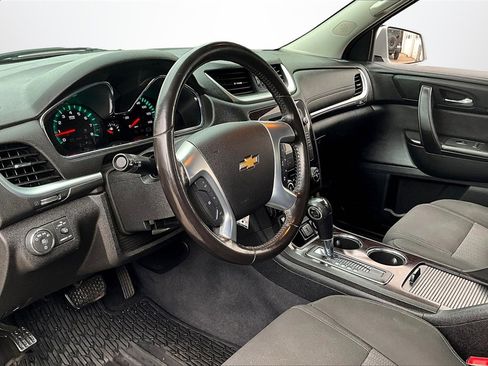 Used 2017 Chevrolet Traverse LT w/ Style and Technology Package image 17
