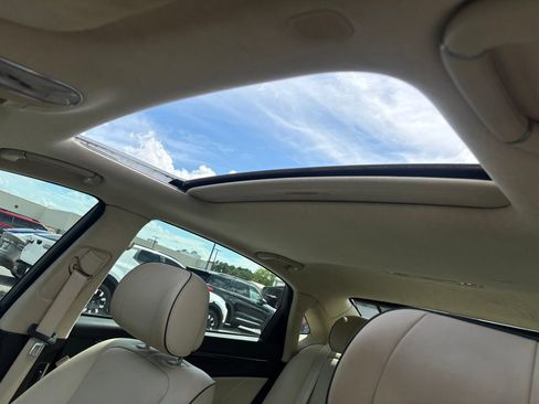 Used 2014 Hyundai Equus Signature RWD image 24