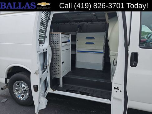 Used 2014 Chevrolet Express 2500 RWD image 27