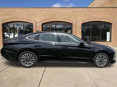 Certified 2025 Hyundai Sonata SEL FWD image 2