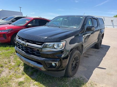 Used 2022 Chevrolet Colorado Z71 AWD/4WD image 3
