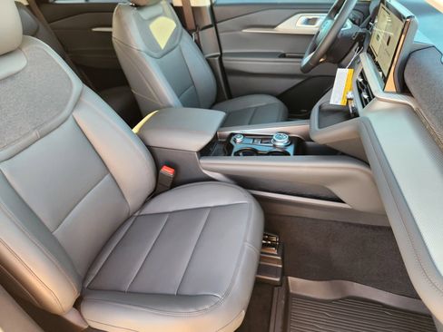 New 2026 Ford Explorer Active w/ Active Comfort Package AWD/4WD image 15