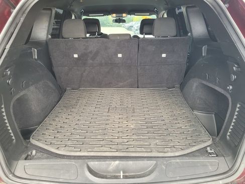 Used 2021 Jeep Grand Cherokee Laredo AWD/4WD image 23