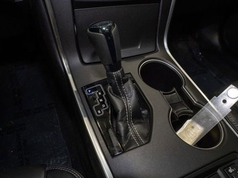 Used 2017 Toyota Camry XLE image 16