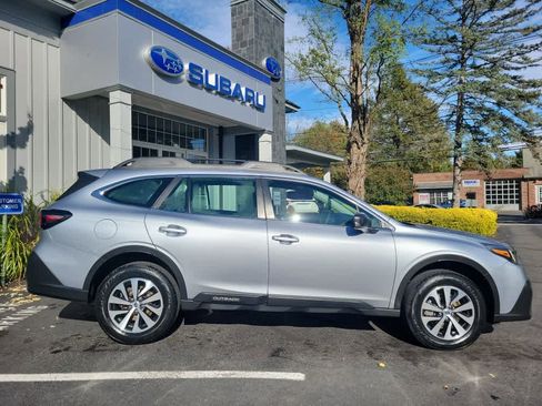 Certified 2022 Subaru Outback image 2