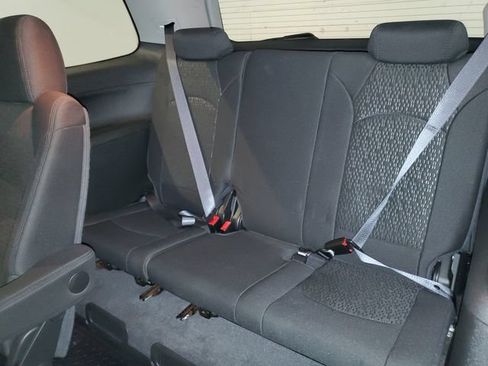 Used 2012 GMC Acadia SLE FWD image 32
