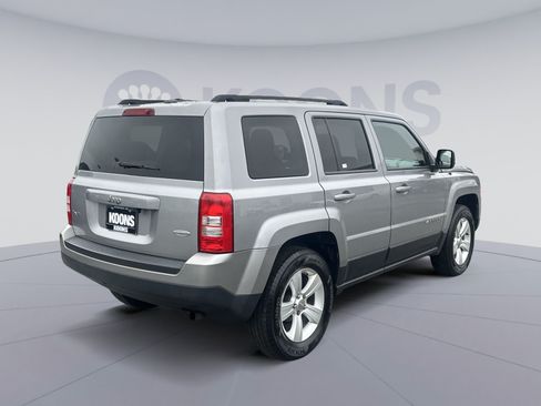 Used 2014 Jeep Patriot Latitude w/ Sun/Sound Group AWD/4WD image 16