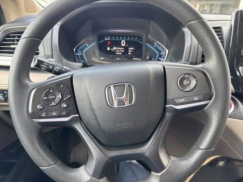 Used 2019 Honda Odyssey EX image 17