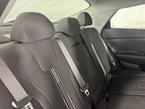 Used 2025 Hyundai Elantra SEL image 27