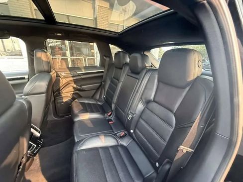 Used 2016 Porsche Cayenne S w/ Premium Plus Package AWD/4WD image 14