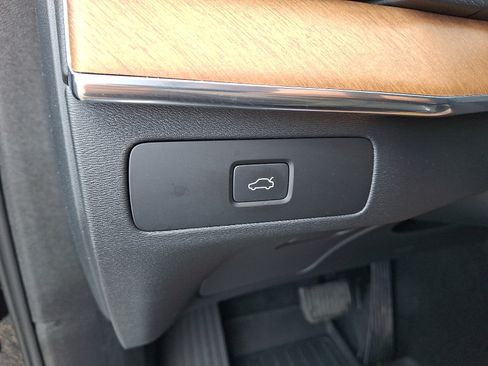 Certified 2023 Volvo XC90 B6 Plus w/ Protection Package Premier AWD/4WD image 29
