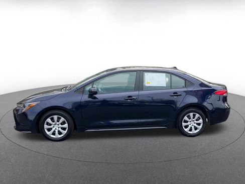 Used 2025 Toyota Corolla LE image 10