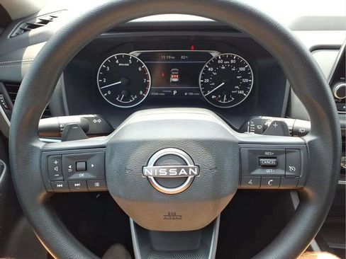 Used 2025 Nissan Rogue S FWD image 15
