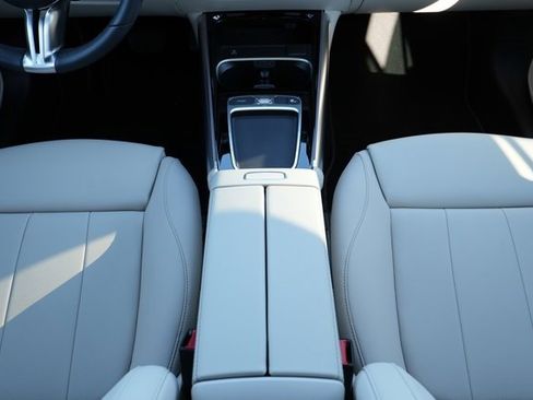 Certified 2025 Mercedes-Benz GLA 250 4MATIC w/ Driver Assistance Package image 29