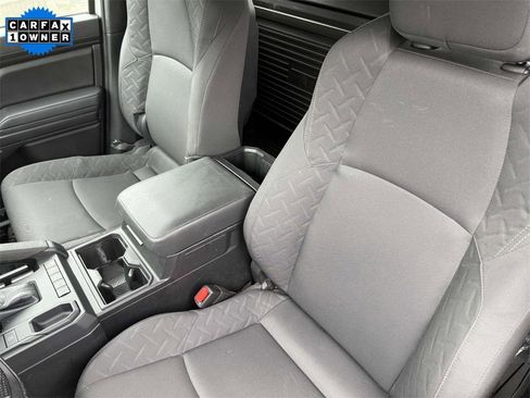 Used 2025 Toyota Tacoma SR image 13