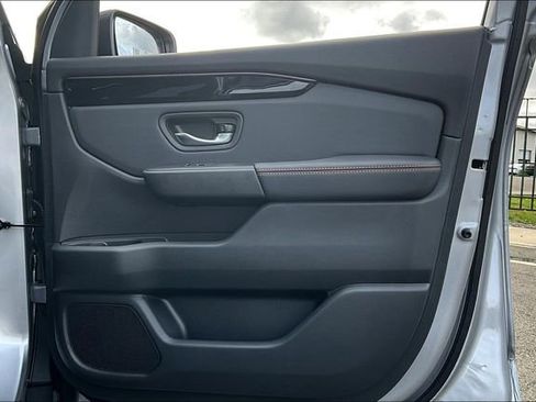 New 2025 Honda Pilot TrailSport image 28