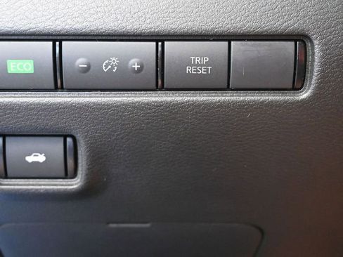 Used 2025 Nissan Sentra SV FWD image 27