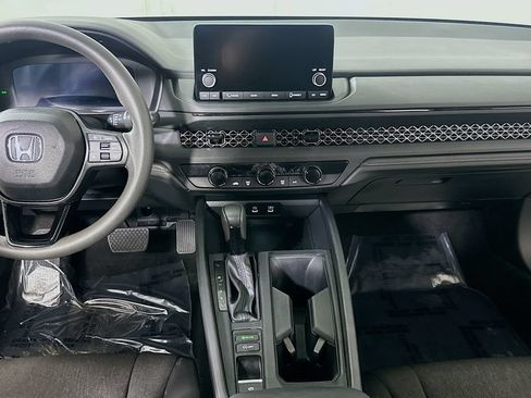 Used 2025 Honda Accord LX image 18