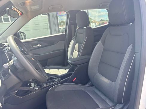 Used 2022 Chevrolet TrailBlazer LS FWD image 11