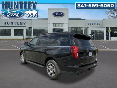 Used 2025 Ford Expedition Active AWD/4WD image 6