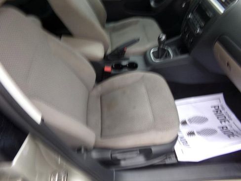 Used 2014 Volkswagen Jetta S image 6