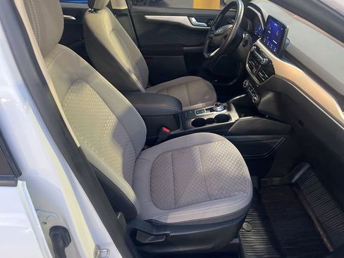 Used 2020 Ford Escape SE Sport image 12