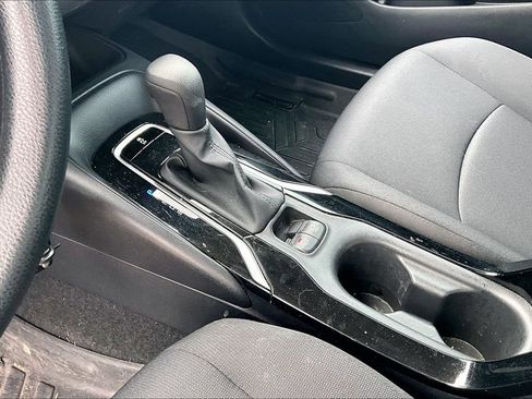 Used 2022 Toyota Corolla LE image 17