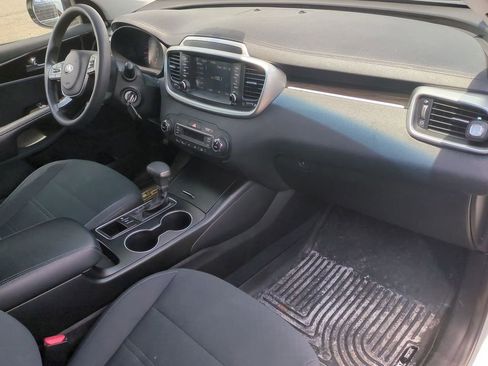 Used 2019 Kia Sorento AWD V6 image 27