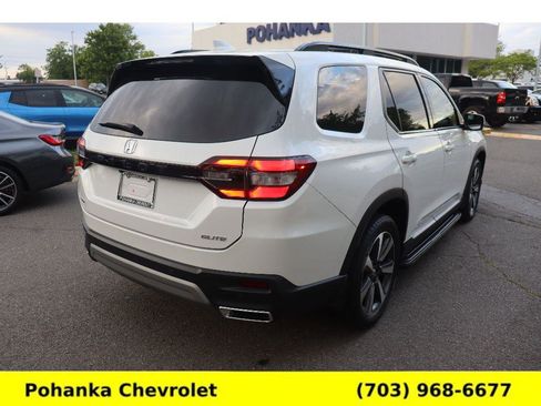 Used 2023 Honda Pilot Elite image 7