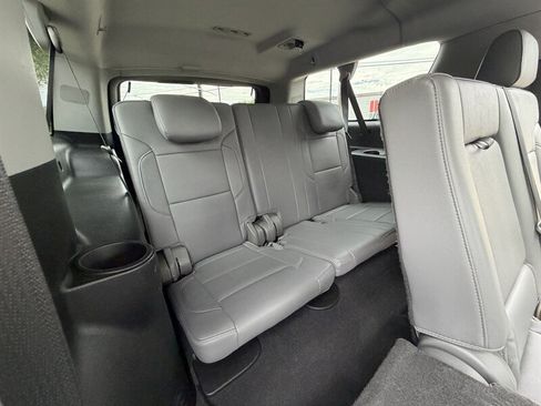 Used 2020 Chevrolet Suburban LT RWD image 15
