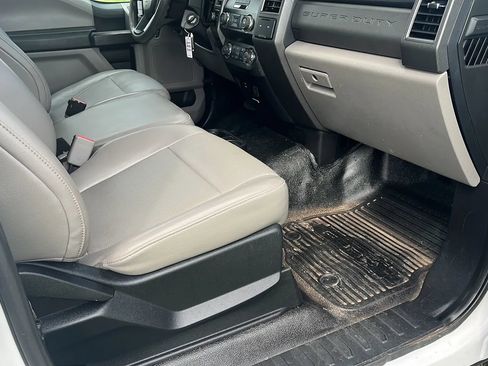 Used 2017 Ford F250 XL w/ Power Equipment Group AWD/4WD image 13