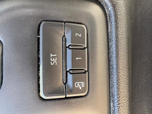 Used 2019 Chevrolet Silverado 1500 LTZ w/ LTZ Plus Package AWD/4WD image 19