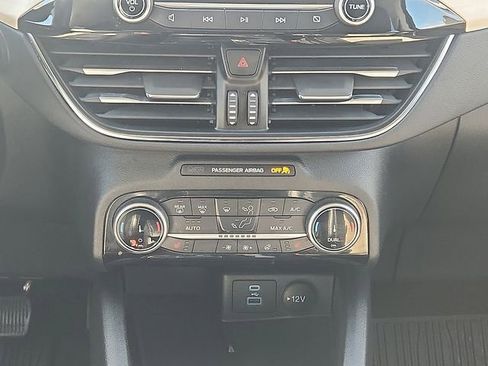 Certified 2022 Ford Escape Titanium w/ Titanium Elite Package AWD/4WD image 17