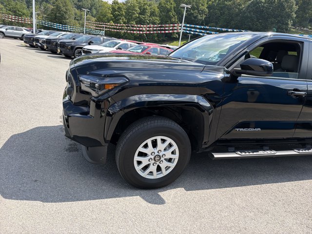 Used 2024 Toyota Tacoma SR5 AWD/4WD image 10