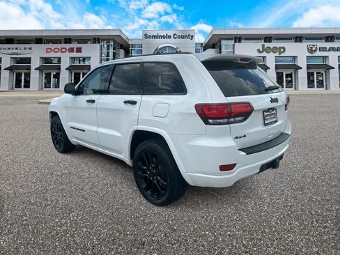 Used 2021 Jeep Grand Cherokee Laredo X AWD/4WD image 6
