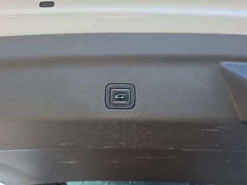 Used 2022 Cadillac Escalade Premium Luxury w/ LPO, Radiant Package image 42