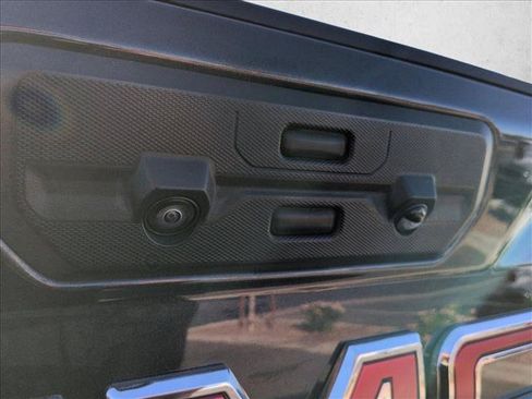 Used 2024 GMC Sierra 2500 AT4 w/ AT4 Premium Plus Package AWD/4WD image 11