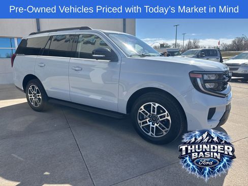 Used 2025 Ford Expedition Active image 6