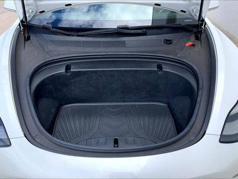 Used 2020 Tesla Model 3 Standard Range Plus RWD image 9