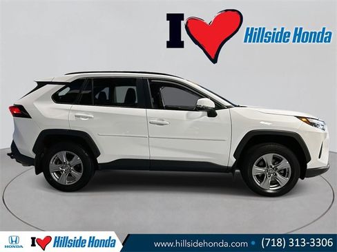 Used 2022 Toyota RAV4 XLE image 6