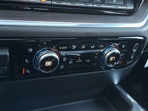 Used 2022 GMC Sierra 1500 SLT w/ SLT Premium Plus Package image 16