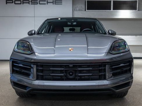 Certified 2025 Porsche Cayenne Coupe image 11