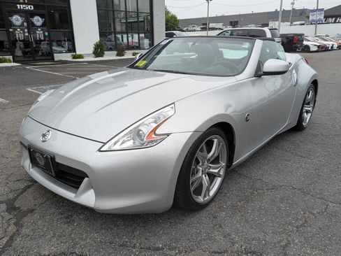 Used 2010 Nissan 370Z Touring w/ Sport Pkg RWD image 38