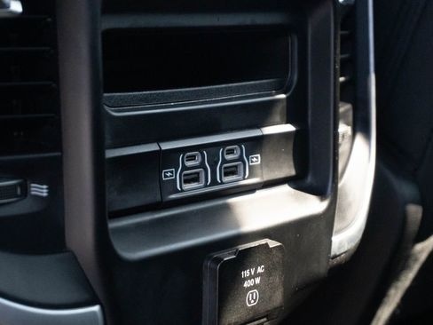 Used 2022 RAM 1500 Big Horn AWD/4WD image 24