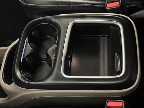 Used 2019 Chrysler Pacifica Limited image 47