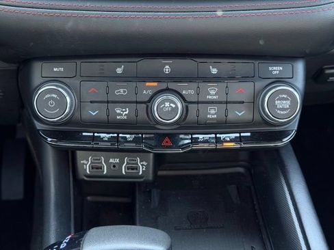 Used 2022 Dodge Durango R/T w/ Blacktop Package AWD/4WD image 38