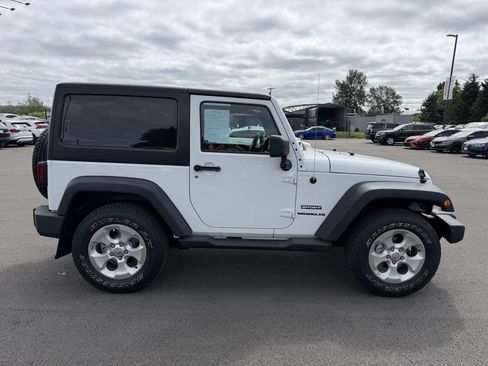 Used 2013 Jeep Wrangler Sport AWD/4WD image 9