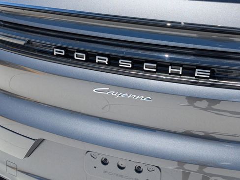 New 2025 Porsche Cayenne Coupe image 13