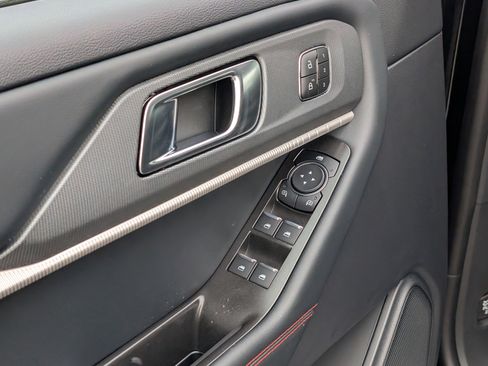 New 2026 Ford Explorer ST-Line w/ ST-Line Street Pack image 18